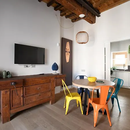 Daire Iflat Casa Di Design Nella Piazzetta *