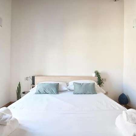 Iflat Casa Di Design Nella Piazzetta Daire *