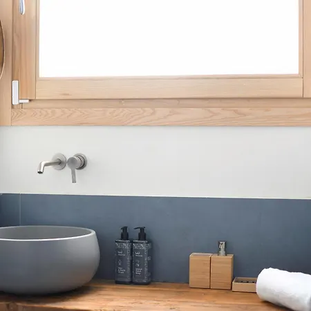 Iflat Casa Di Design Nella Piazzetta Daire