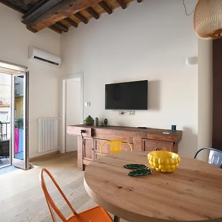 Daire Iflat Casa Di Design Nella Piazzetta