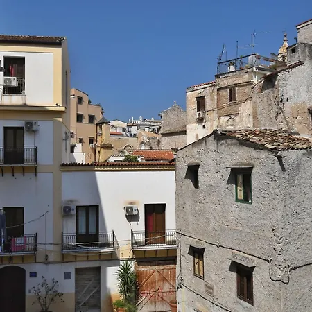 Iflat Casa Di Design Nella Piazzetta Palermo